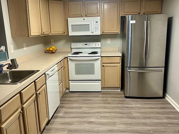 2nd image of 9000 Centennial Sta