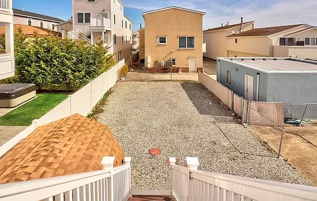 2 bed, 1000 sqft, $1,500 — Photo 2