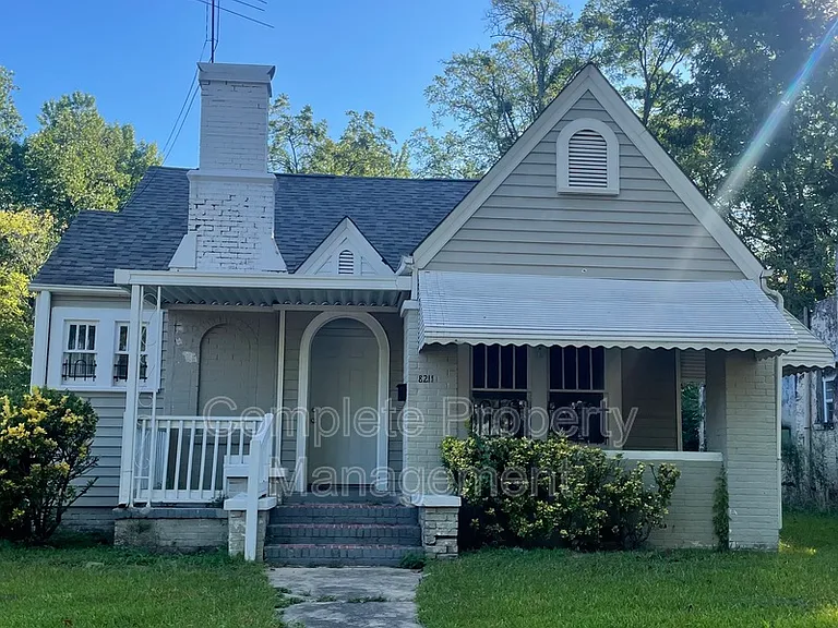 8211 Rugby Ave — Photo 1