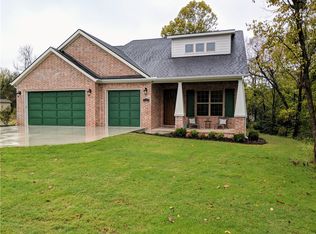 1195 N Mission Blvd, Fayetteville, AR 72701