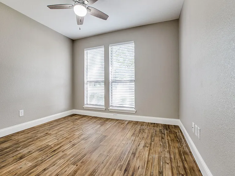 1419 Willow Run Dr — Photo 12