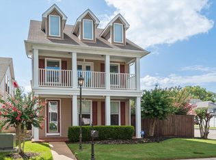 1389 Island Town Dr, Memphis, TN 38103