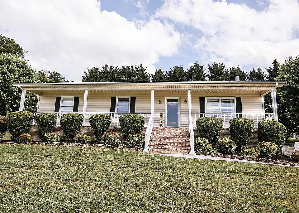 1st image of 4456 Holly Tree Ln