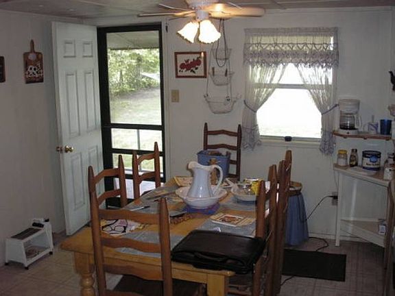 939 Willow Ridge Dining