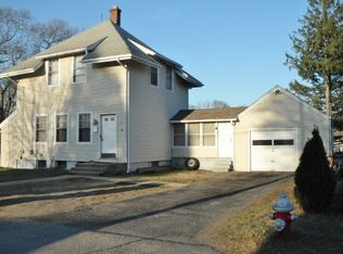 88 Larkin Ave, Warwick, RI 02886