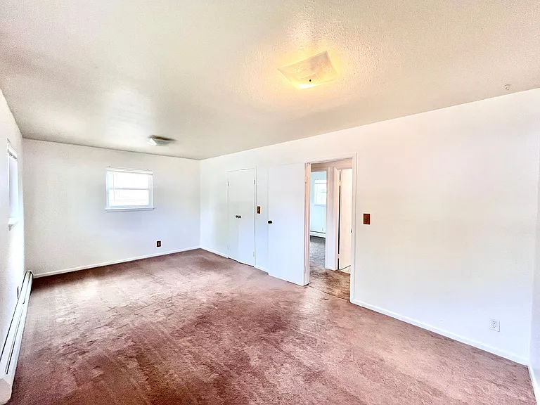 1406 S Douglas Ave — Photo 9
