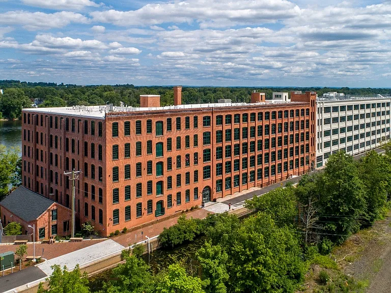 Montgomery Mill Apartments — Photo 14
