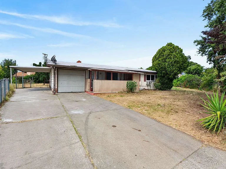 6428 Tapo Ct — Photo 1