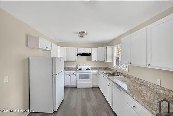 2920 Lakewood Dr — Photo 5