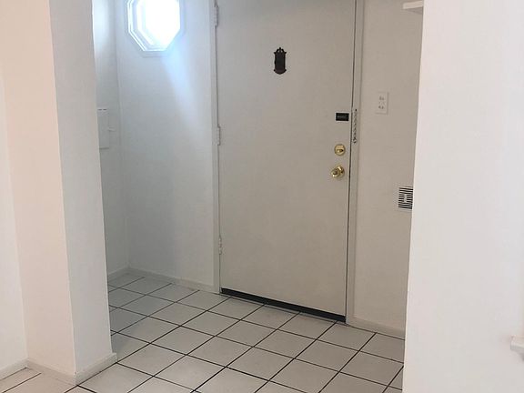 2nd image of 748 1/2 Silver Lake Blvd
