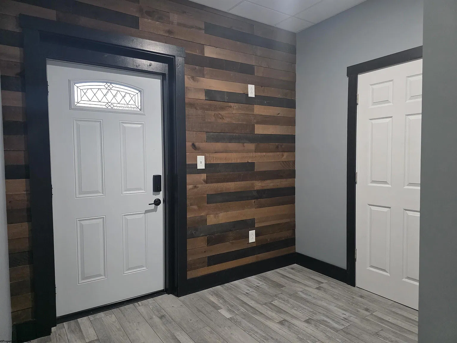 2 bed, 1.0 bath, $1,100 — Photo 2