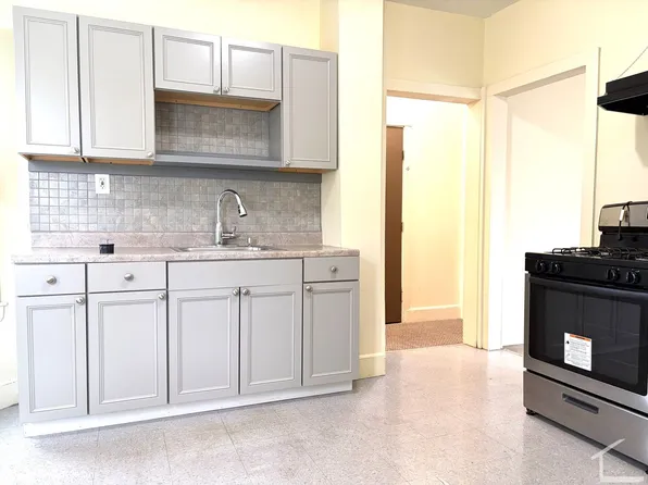 26 Blaine St #4, Allston, MA 02134