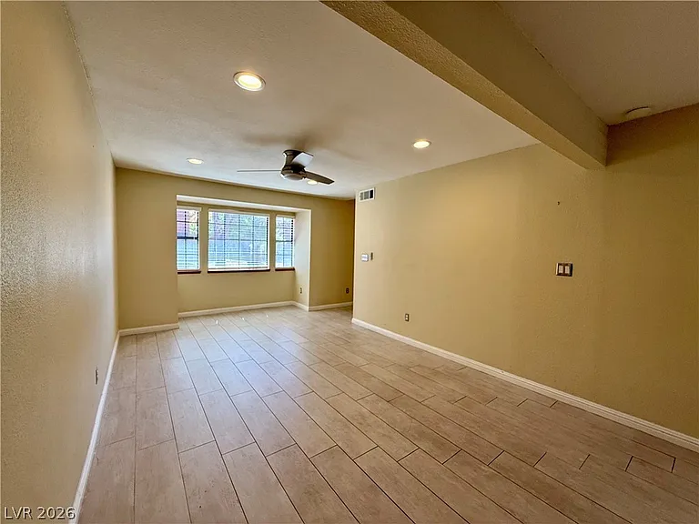 5923 Laredo St — Photo 17