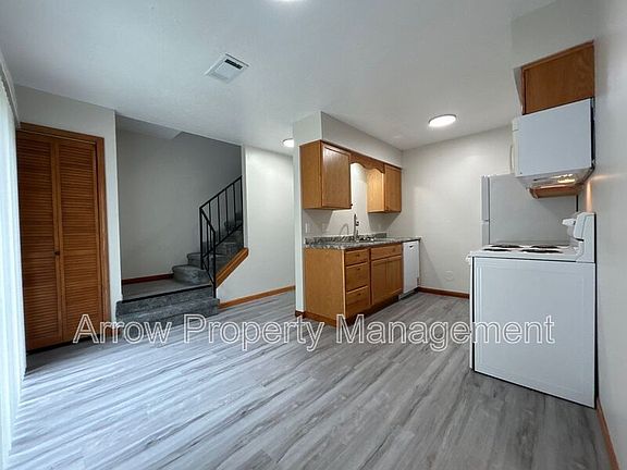 4th image of 1262 S Jackson St