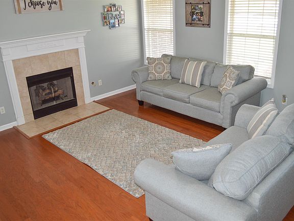 3rd image of 8018 Valencia Dr