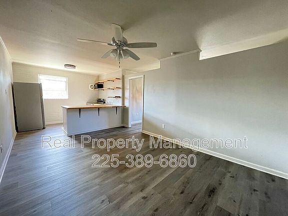 3rd image of 1121 Aster St APT 4