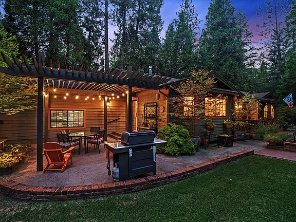 3rd image of 26725 Sugar Pine Dr