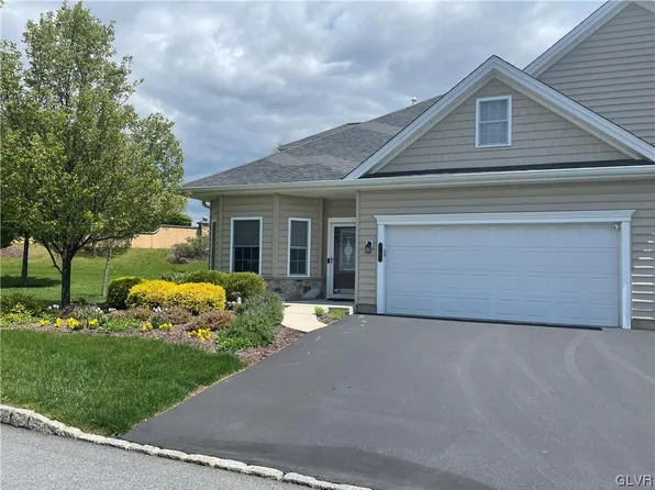 6462 Senate Dr, Bethlehem, PA 18017