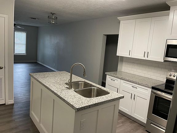 Kitchen & dining areas