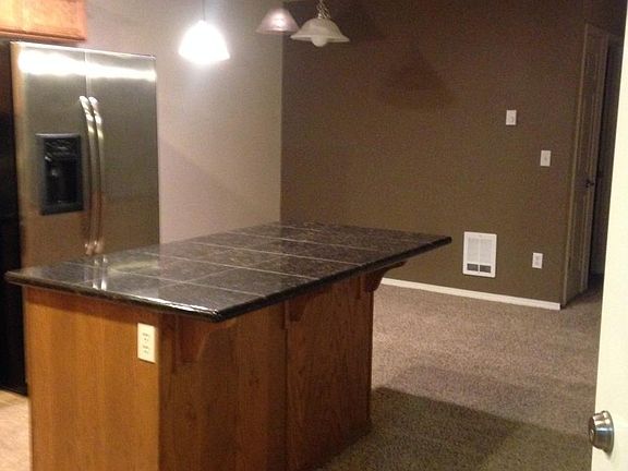 Kitchen & Dining Area