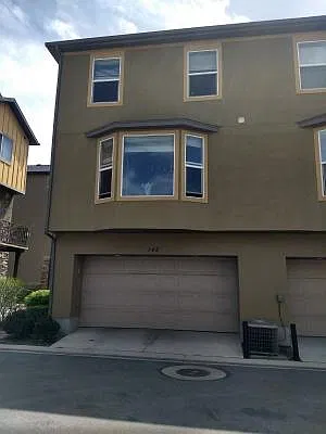 3 bed, 2.5 bath, 1650 sqft, $2,350 — Photo 2
