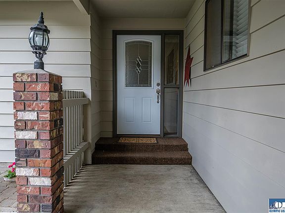 2nd image of 2037 W 8th St