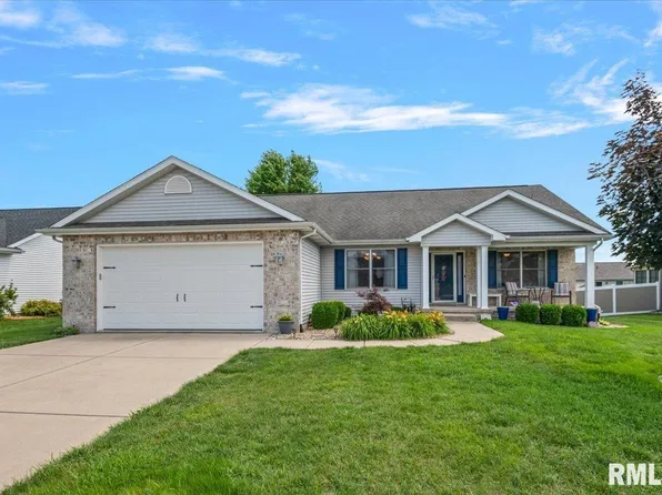 316 Newcombe Ln, Chatham, IL 62629