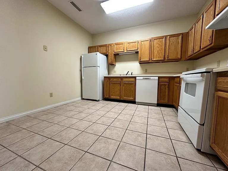 3071 Burlew Blvd — Photo 3