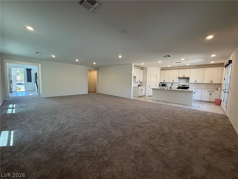 8030 Minavalle Ave — Photo 5