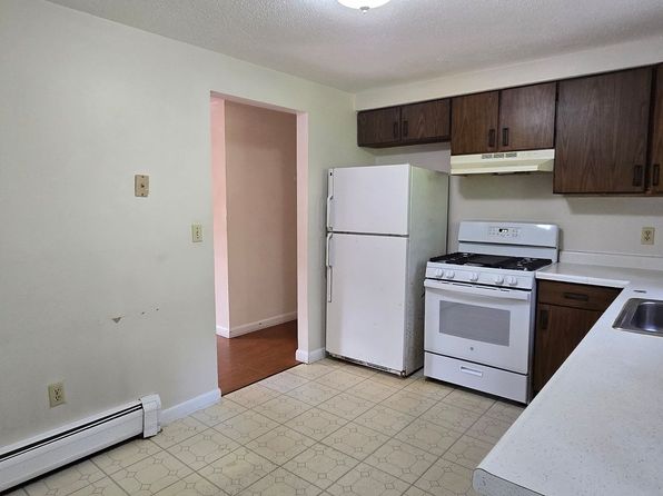 206-208 Higgins Crowell Rd