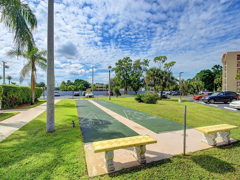 3590 Via Poinciana #202 — Photo 54