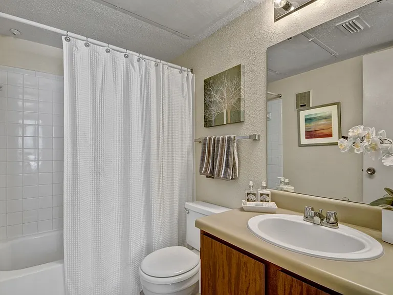 Northridge Court — Photo 8