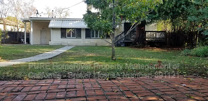 3 bed, 2.0 bath, 1689 sqft, $2,550 — Photo 2