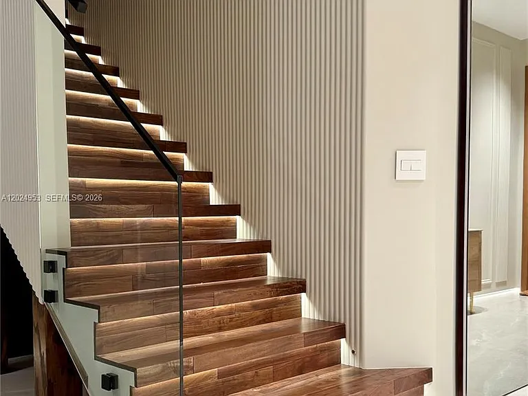 4426 Greenway Dr — Photo 12