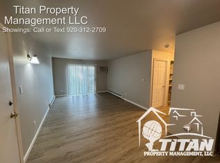 1394 Maricopa Dr #B, Oshkosh, WI 54904