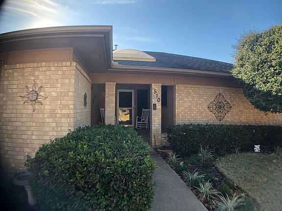 3rd image of 510 Hinsdale Dr