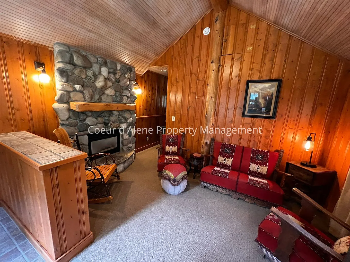 One of a kind cottage near Hayden Lake Country Club — Photo 2