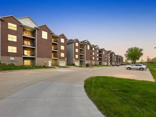 1092 Walnut Ave Unit 102, Riverside, IA 52327