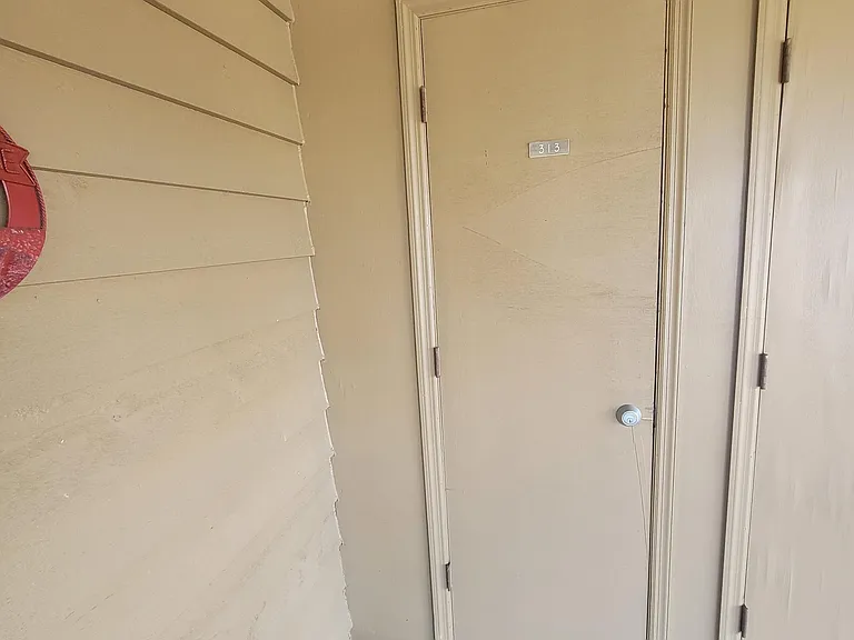 313 Lake Place Condo Dr — Photo 6