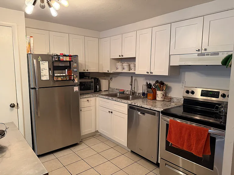 1008 N Corona St #107 — Photo 8