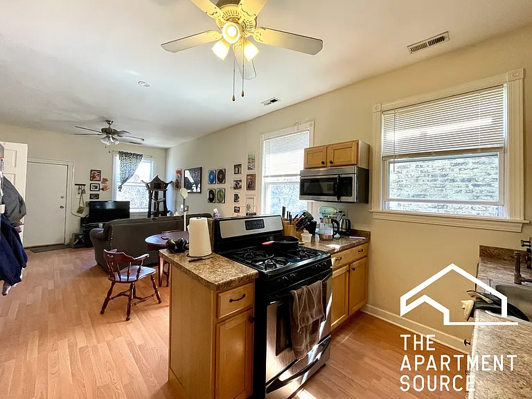 2223 N Sawyer Ave #2R — Photo 3