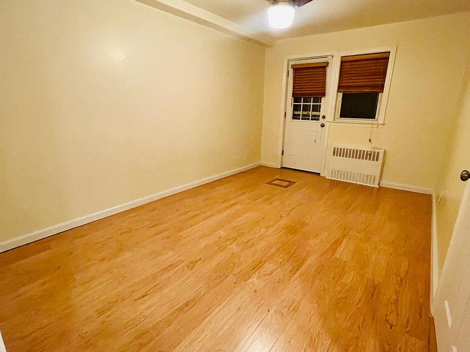 2nd image of 15719 45th Ave Floor 1