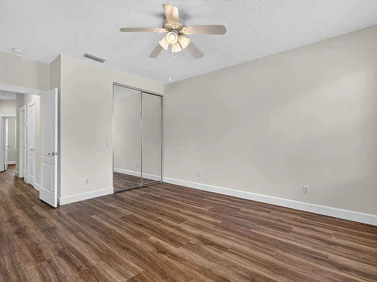 112 Santa Barbara Way — Photo 22