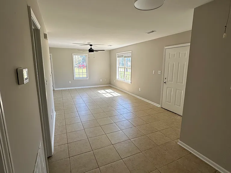 307-309 Toy Ln — Photo 5