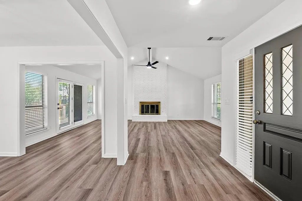 4 bed, 2.5 bath, 2218 sqft, $6,000 — Photo 3
