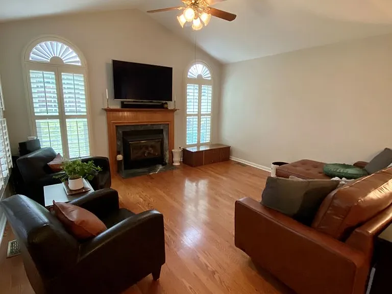 2 Eastbrook Ct — Photo 9