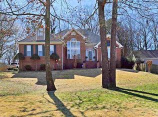 40 Woodgrove Dr, Jackson, TN 38305