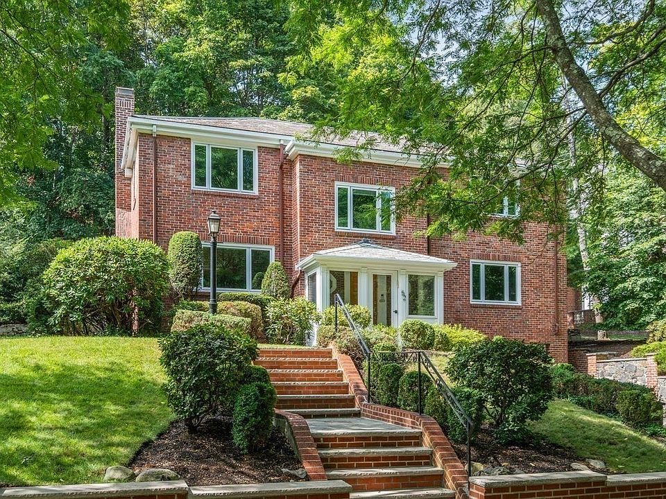 1st image of 52 Clinton Rd