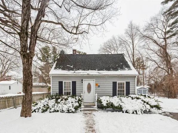 8 Caesar Pl, Billerica, MA 01821