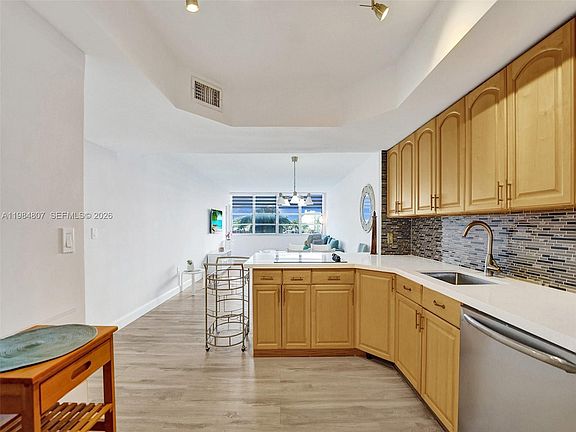 2nd image of 1351 NE Miami Gardens Dr APT 203E
